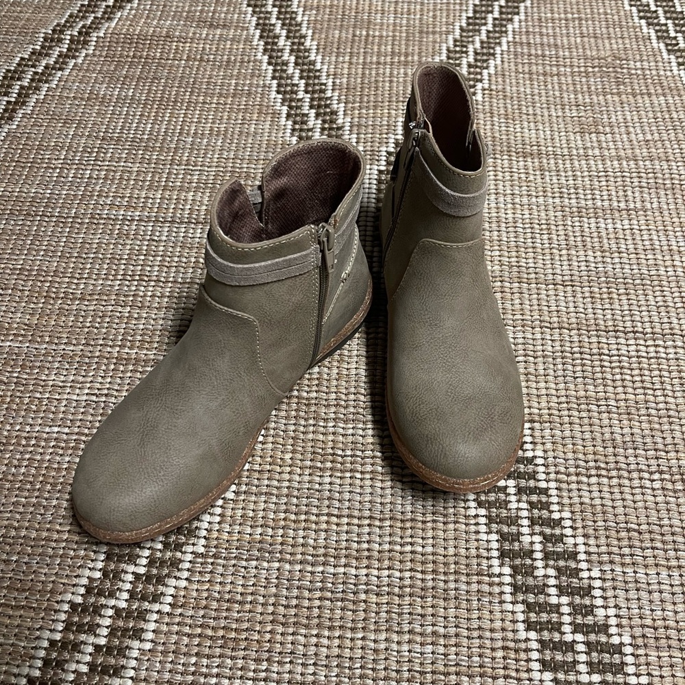 Olive Ankle Boots with Zipper